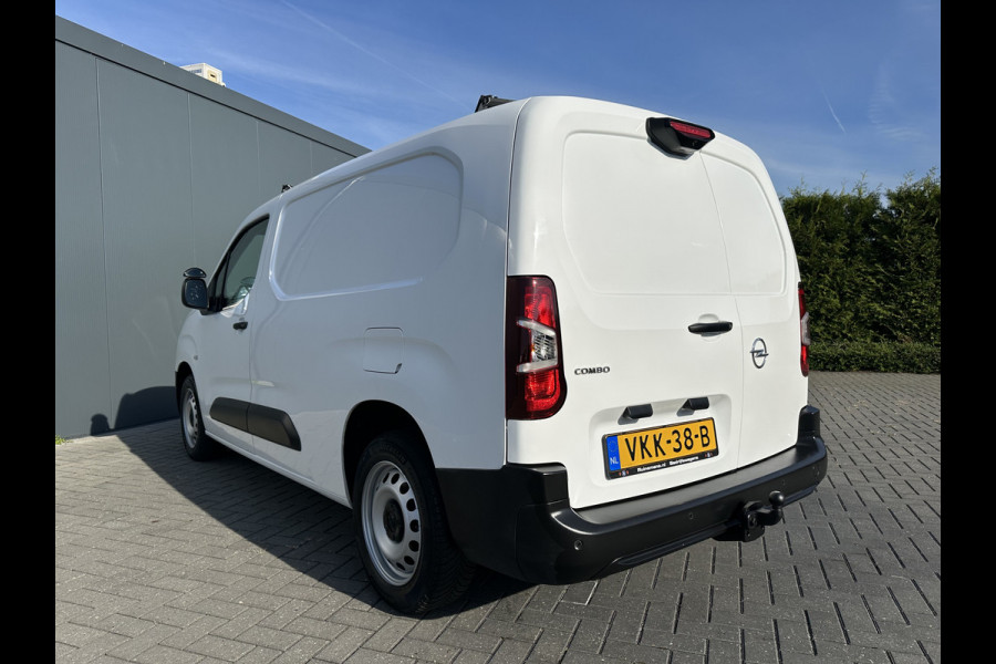 Opel Combo 1.5D 102 PK / L2H1 / TREKHAAK / CAMERA / STUURVERW. / REAR VIEUW / INRICHTING / 3 ZITS / AC / CRUISE