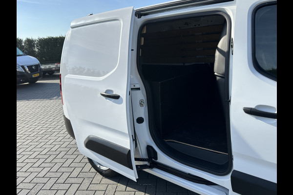 Opel Combo 1.5D 102 PK / L2H1 / TREKHAAK / CAMERA / STUURVERW. / REAR VIEUW / INRICHTING / 3 ZITS / AC / CRUISE