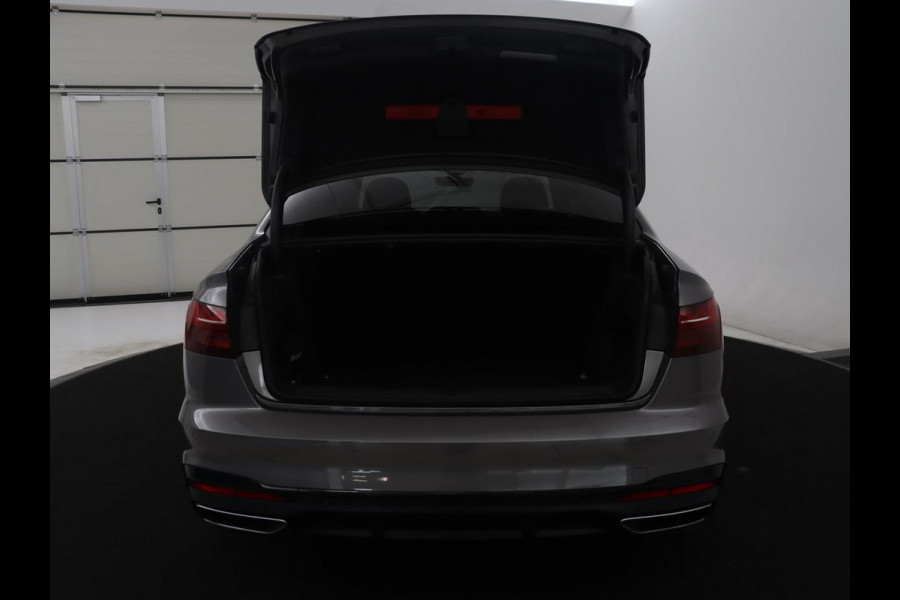 Audi A4 Limousine 35 TFSI S edition Competition | Cruise Controle | Apple Carplay | Navigatie | Sportstoelen | Spiegelpakket | Digitaal dashboard