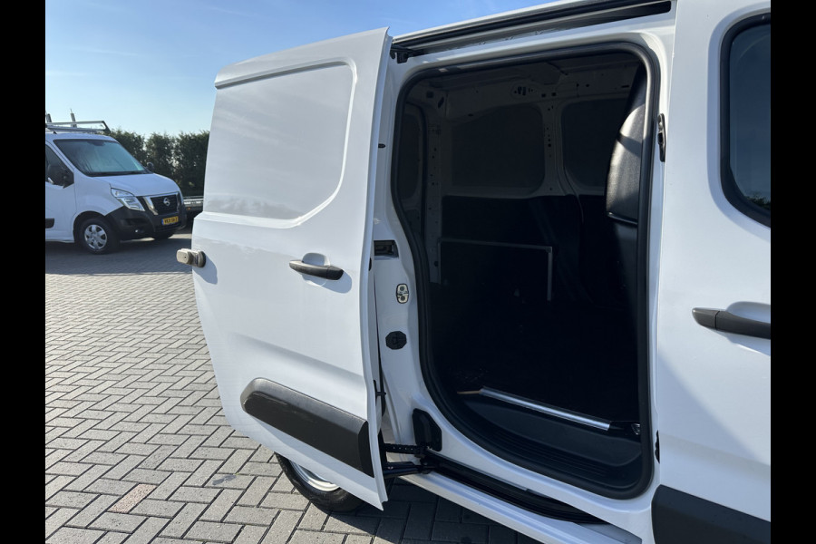 Opel Combo 1.5 BlueHDi 100 PK / L1H1 / !! NIEUWSTAAT !! / 18.219 KM / 1e EIG. / TREKHAAK / CAMERA / BLIND SPOT / AC / CRUISE