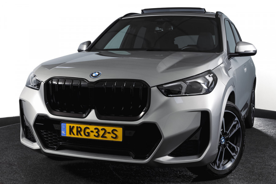 BMW X1 xDrive25e 245 PK M-Sport | Premium Pack | S/K-Panodak | Elek. Trekhaak | Dig. Cockpit | Cruise | Stoelverw. | PDC | Camera | NAV+App. Connect | ECC | Elek. Klep | LM 19" | 2882
