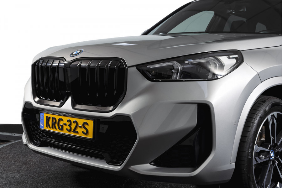BMW X1 xDrive25e 245 PK M-Sport | Premium Pack | S/K-Panodak | Elek. Trekhaak | Dig. Cockpit | Cruise | Stoelverw. | PDC | Camera | NAV+App. Connect | ECC | Elek. Klep | LM 19" | 2882