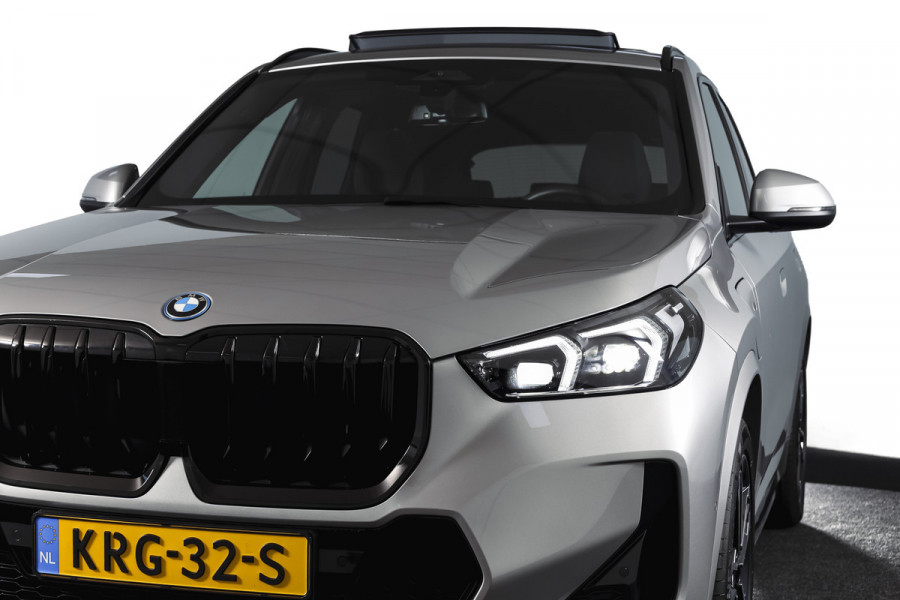 BMW X1 xDrive25e 245 PK M-Sport | Premium Pack | S/K-Panodak | Elek. Trekhaak | Dig. Cockpit | Cruise | Stoelverw. | PDC | Camera | NAV+App. Connect | ECC | Elek. Klep | LM 19" | 2882
