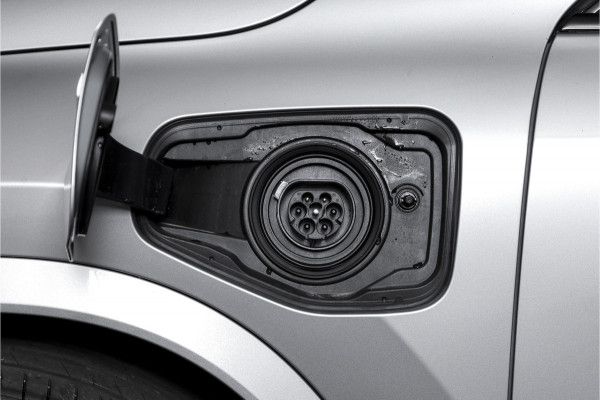 BMW X1 xDrive25e 245 PK M-Sport | Premium Pack | S/K-Panodak | Elek. Trekhaak | Dig. Cockpit | Cruise | Stoelverw. | PDC | Camera | NAV+App. Connect | ECC | Elek. Klep | LM 19" | 2882