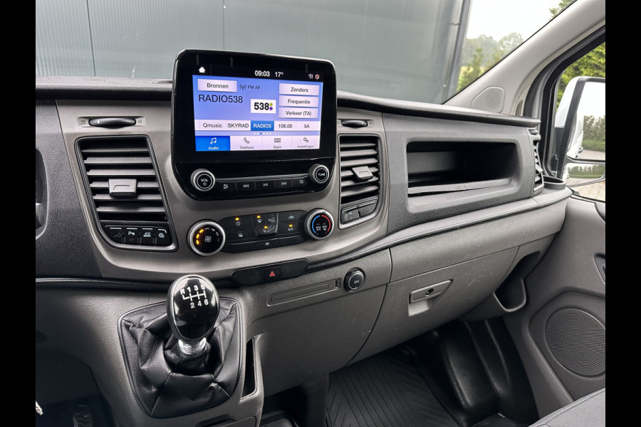 Ford Transit Custom 2.0 TDCI / L2H1 / 1e EIG. / CAMERA / CARPLAY / AIRCO / CRUISE / VOORRUITVERW / 3 ZITS / PDC / 2.800 KG AHG