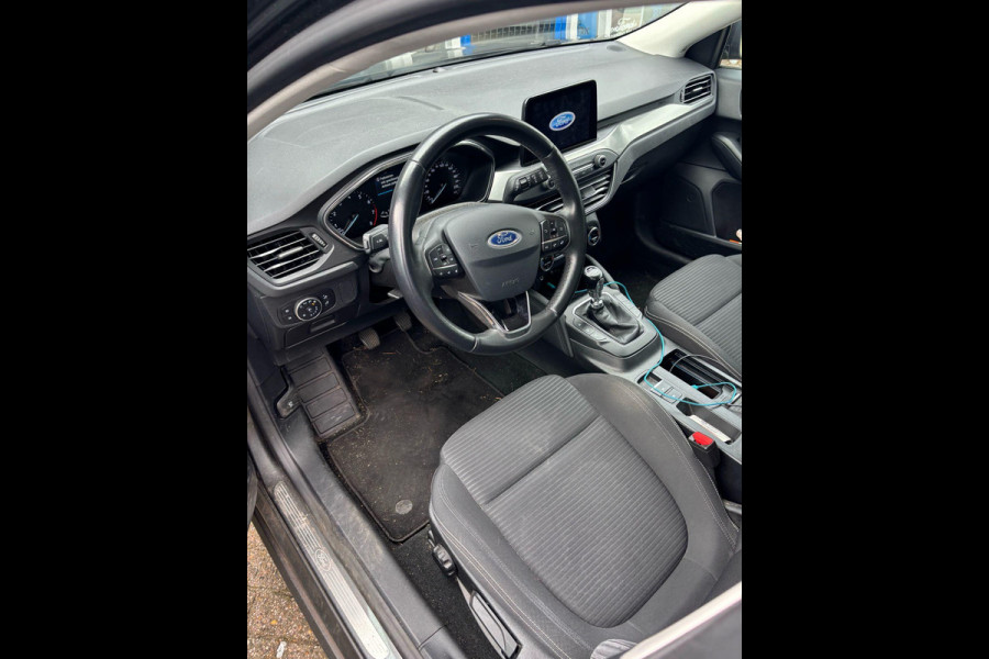 Ford FOCUS Wagon 1.0 EcoBoost Titanium Business 125pk Trekhaak | Achteruitrijcamera | Automatische Airco | Cruise control | Navigatie