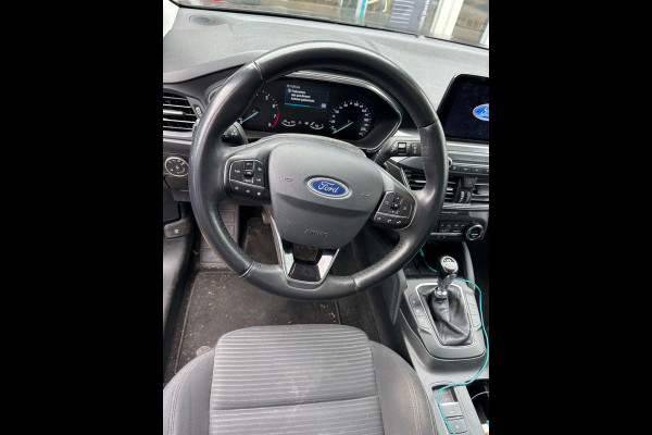 Ford FOCUS Wagon 1.0 EcoBoost Titanium Business 125pk Trekhaak | Achteruitrijcamera | Automatische Airco | Cruise control | Navigatie