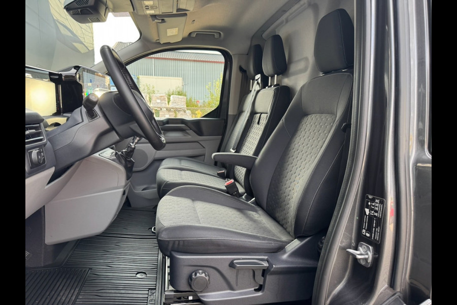 Ford Transit Custom 320 2.0 TDCI 136pk L2H1 Limited | Trekhaak | Navi | LED | Keyfree | Stoelverw. | CarPlay | Camera