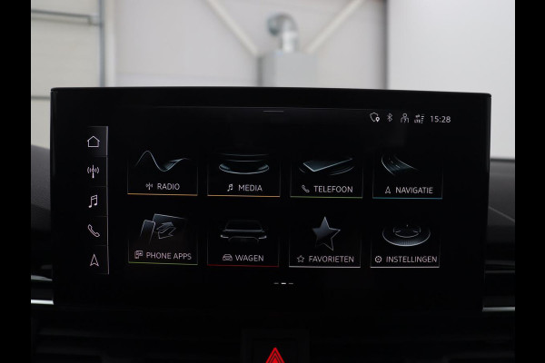 Audi A4 Limousine 35 TFSI S edition Competition | Cruise Controle | Apple Carplay | Navigatie | Sportstoelen | Spiegelpakket | Digitaal dashboard