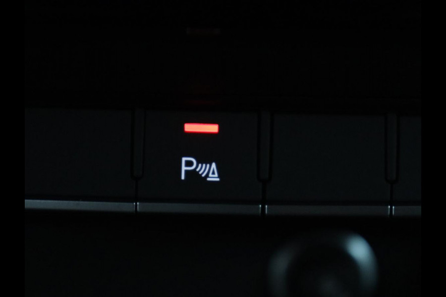 Audi A4 Limousine 35 TFSI S edition Competition | Cruise Controle | Apple Carplay | Navigatie | Sportstoelen | Spiegelpakket | Digitaal dashboard