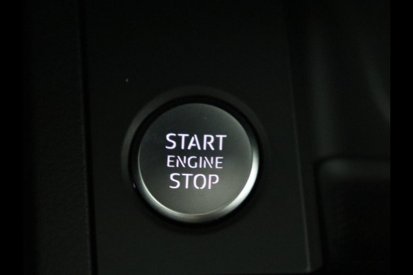 Audi A4 Limousine 35 TFSI S edition Competition | Cruise Controle | Apple Carplay | Navigatie | Sportstoelen | Spiegelpakket | Digitaal dashboard