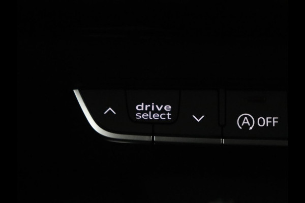 Audi A4 Limousine 35 TFSI S edition Competition | Cruise Controle | Apple Carplay | Navigatie | Sportstoelen | Spiegelpakket | Digitaal dashboard