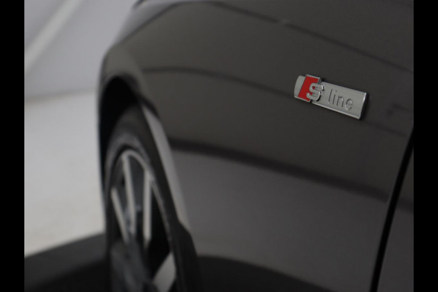 Audi A4 Limousine 35 TFSI S edition Competition | Cruise Controle | Apple Carplay | Navigatie | Sportstoelen | Spiegelpakket | Digitaal dashboard