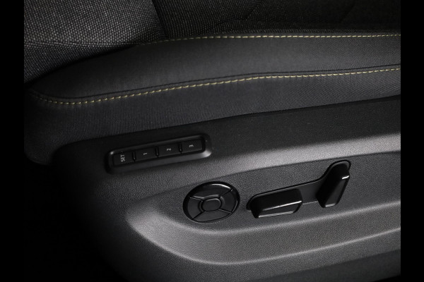Škoda Kodiaq 1.5 TSI PHEV Business Edition Plus 204pk 6 versn. DSG | Trekhaak | Dynamic Chasis Control | Panorama Dak | Light & View Pakket | Sunset | Velgen: 19" lichtmetalen velgen Lefka aero, zilver
