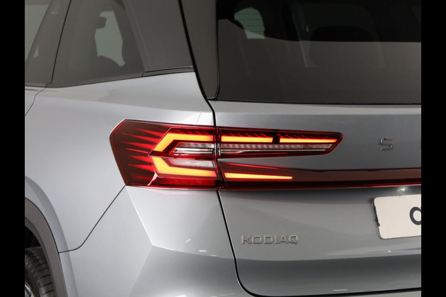 Škoda Kodiaq 1.5 TSI PHEV Business Edition Plus 204pk 6 versn. DSG | Trekhaak | Dynamic Chasis Control | Panorama Dak | Light & View Pakket | Sunset | Velgen: 19" lichtmetalen velgen Lefka aero, zilver
