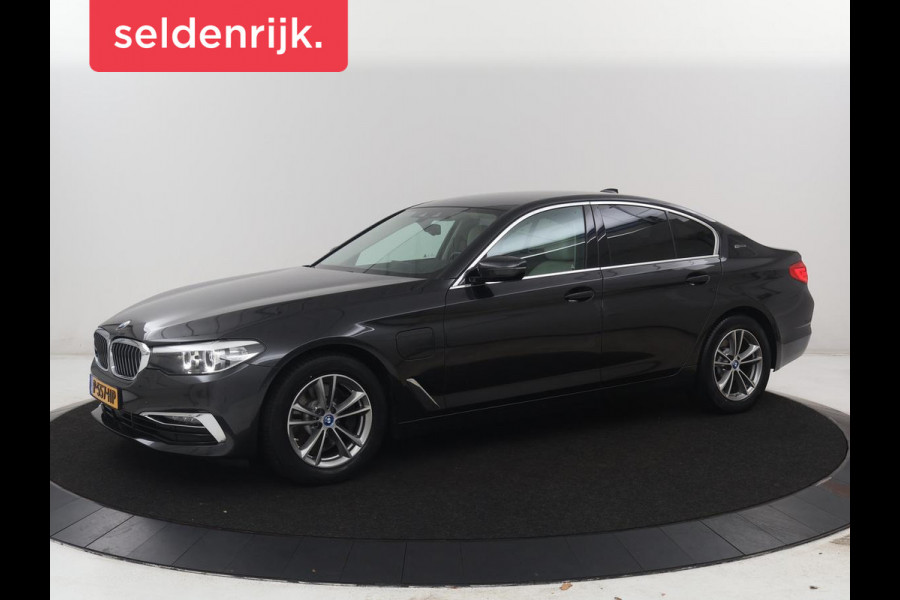 BMW 5 Serie 530e iPerformance High Executive | Leder | Elektrische stoelen | Stoelverwarming | Sfeerverlichting | Adaptive cruise | Carplay | Climate control | SOH 62,9 % | Camera | Park assist | PHEV