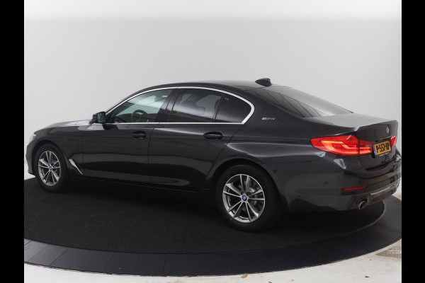 BMW 5 Serie 530e iPerformance High Executive | Leder | Elektrische stoelen | Stoelverwarming | Sfeerverlichting | Adaptive cruise | Carplay | Climate control | SOH 62,9 % | Camera | Park assist | PHEV