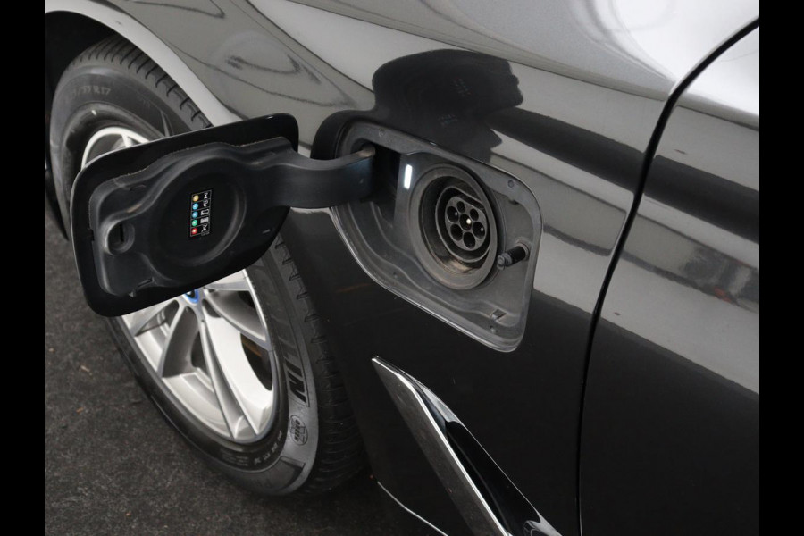 BMW 5 Serie 530e iPerformance High Executive | Leder | Elektrische stoelen | Stoelverwarming | Sfeerverlichting | Adaptive cruise | Carplay | Climate control | SOH 62,9 % | Camera | Park assist | PHEV