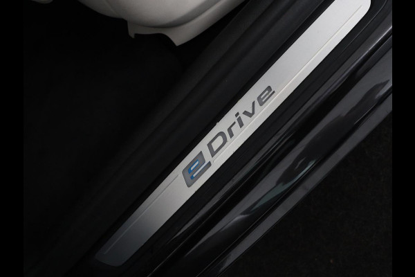 BMW 5 Serie 530e iPerformance High Executive | Leder | Elektrische stoelen | Stoelverwarming | Sfeerverlichting | Adaptive cruise | Carplay | Climate control | SOH 62,9 % | Camera | Park assist | PHEV