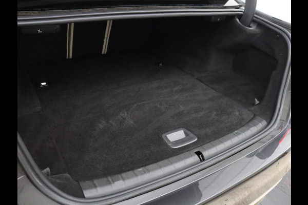BMW 5 Serie 530e iPerformance High Executive | Leder | Elektrische stoelen | Stoelverwarming | Sfeerverlichting | Adaptive cruise | Carplay | Climate control | SOH 62,9 % | Camera | Park assist | PHEV