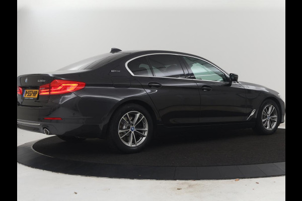 BMW 5 Serie 530e iPerformance High Executive | Leder | Elektrische stoelen | Stoelverwarming | Sfeerverlichting | Adaptive cruise | Carplay | Climate control | SOH 62,9 % | Camera | Park assist | PHEV