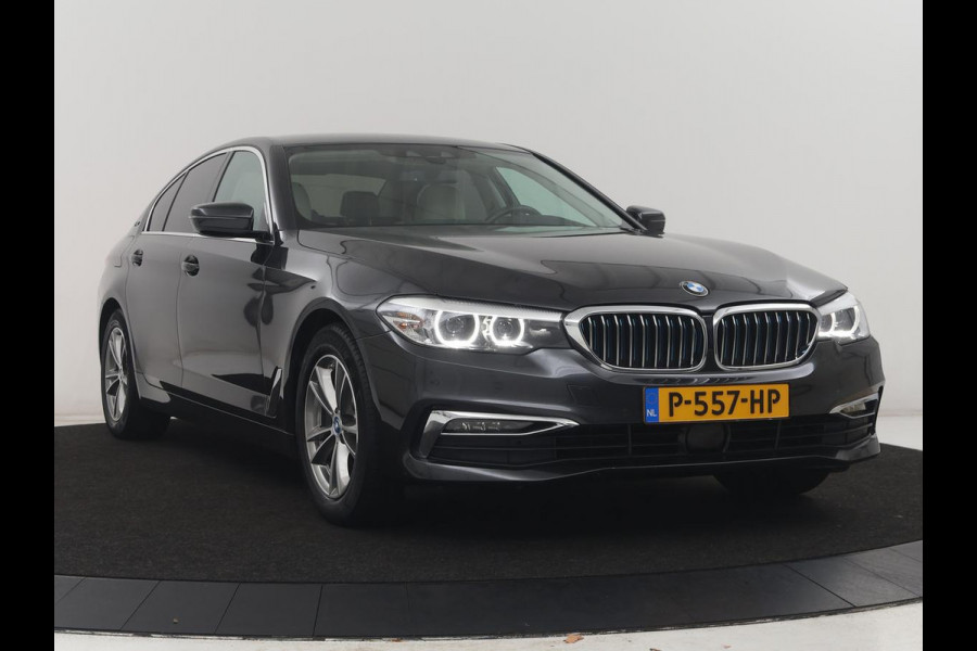 BMW 5 Serie 530e iPerformance High Executive | Leder | Elektrische stoelen | Stoelverwarming | Sfeerverlichting | Adaptive cruise | Carplay | Climate control | SOH 62,9 % | Camera | Park assist | PHEV