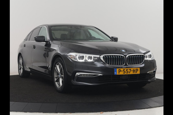 BMW 5 Serie 530e iPerformance High Executive | Leder | Elektrische stoelen | Stoelverwarming | Sfeerverlichting | Adaptive cruise | Carplay | Climate control | SOH 62,9 % | Camera | Park assist | PHEV