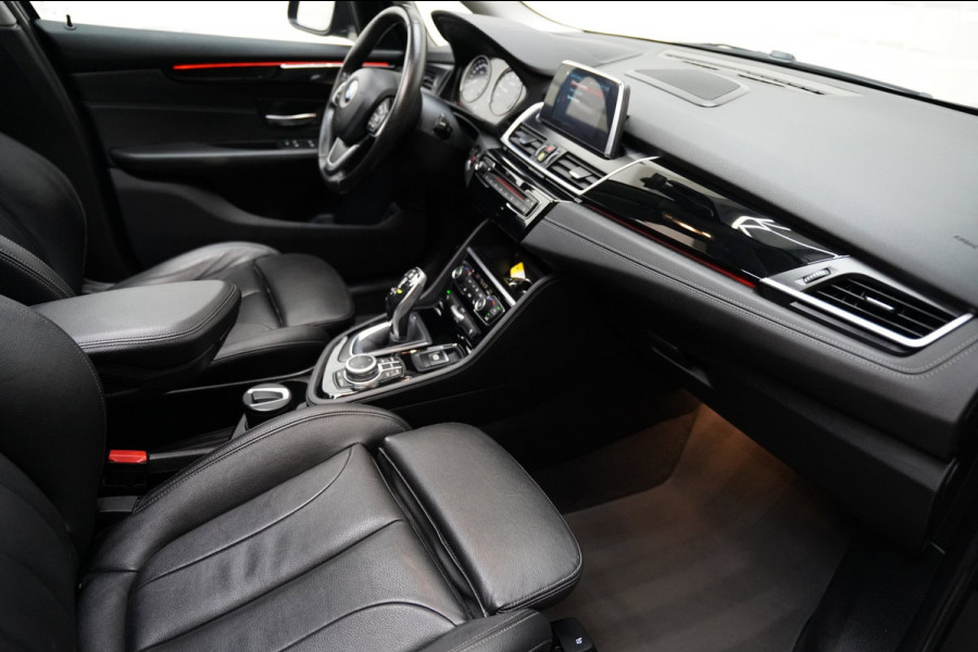 BMW 2 Serie Active Tourer 220i High Executive PANO SFEERVERL