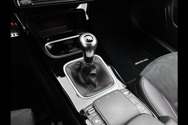 Mercedes-Benz A-Klasse 180 Business Solution AMG | AMG-Line In en Exterieur | Sfeerverlichting | Navigatie | Achteruitrijcamera | Inclusief 24 maanden MB Certified garantie voor Europa.