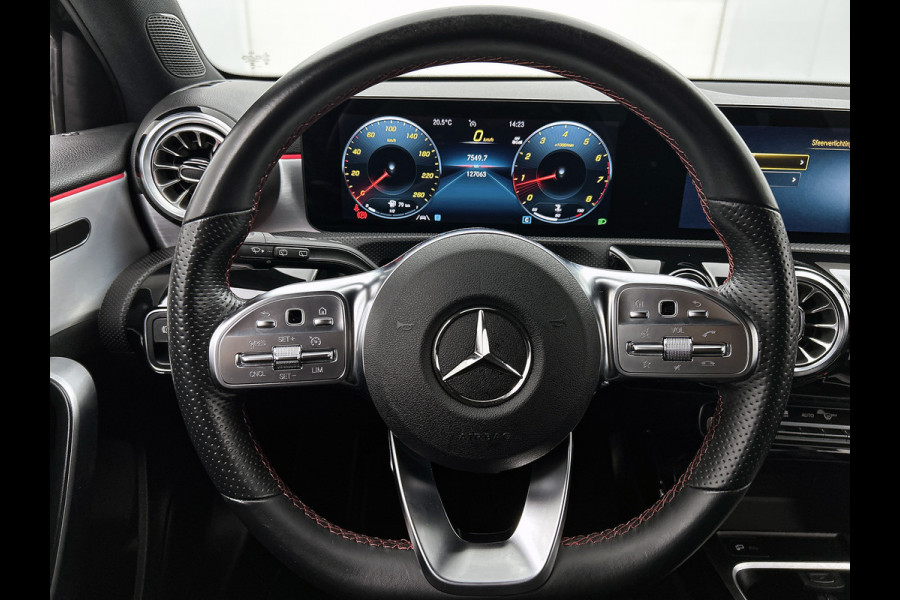 Mercedes-Benz A-Klasse 180 Business Solution AMG | AMG-Line In en Exterieur | Sfeerverlichting | Navigatie | Achteruitrijcamera | Inclusief 24 maanden MB Certified garantie voor Europa.