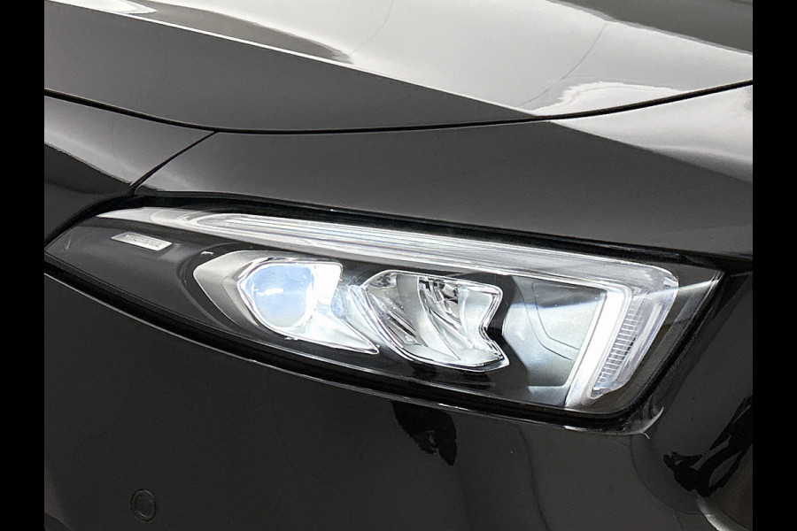 Mercedes-Benz A-Klasse 180 Business Solution AMG | AMG-Line In en Exterieur | Sfeerverlichting | Navigatie | Achteruitrijcamera | Inclusief 24 maanden MB Certified garantie voor Europa.