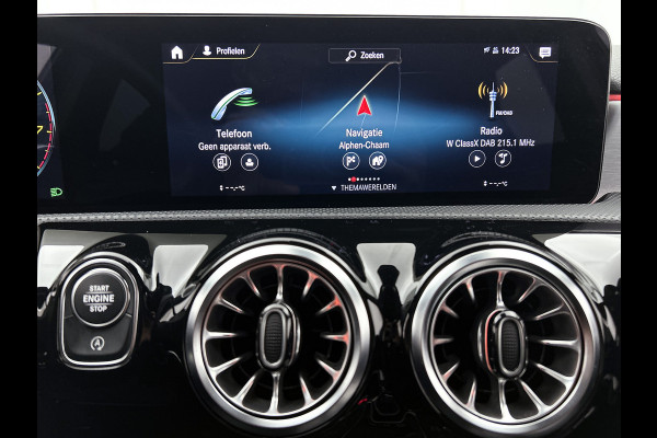 Mercedes-Benz A-Klasse 180 Business Solution AMG | AMG-Line In en Exterieur | Sfeerverlichting | Navigatie | Achteruitrijcamera | Inclusief 24 maanden MB Certified garantie voor Europa.
