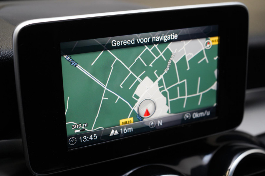 Mercedes-Benz C-Klasse 250 Premium Plus | Panoramadak | Navigatie | Stoelverwarming | Parkeersensoren