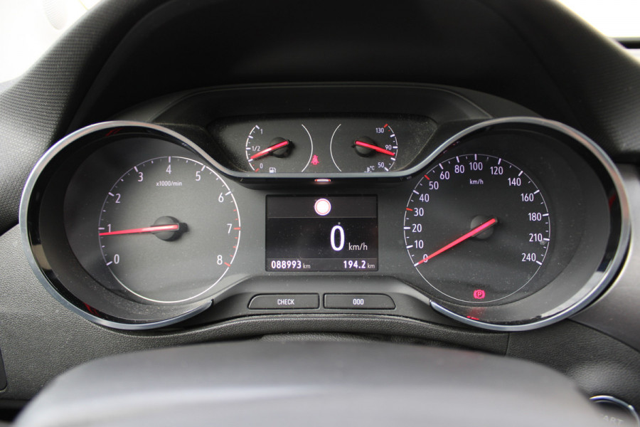 Opel Crossland X 1.2 Innovation | Winterpack | Trekhaak | Navigatie | Keyless | Parkeersensoren voor + achter