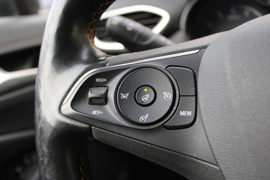 Opel Crossland X 1.2 Innovation | Winterpack | Trekhaak | Navigatie | Keyless | Parkeersensoren voor + achter