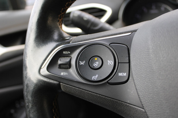 Opel Crossland X 1.2 Innovation | Winterpack | Trekhaak | Navigatie | Keyless | Parkeersensoren voor + achter