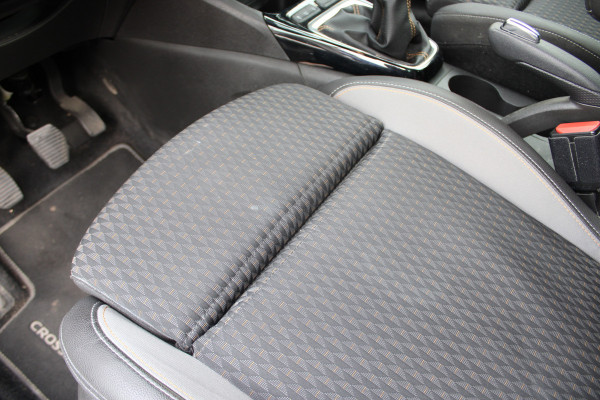 Opel Crossland X 1.2 Innovation | Winterpack | Trekhaak | Navigatie | Keyless | Parkeersensoren voor + achter