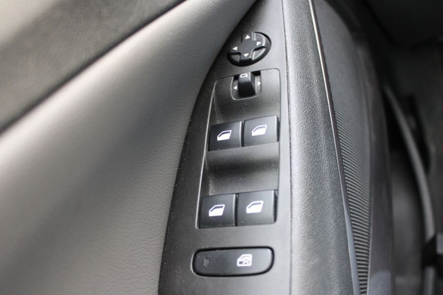 Opel Crossland X 1.2 Innovation | Winterpack | Trekhaak | Navigatie | Keyless | Parkeersensoren voor + achter