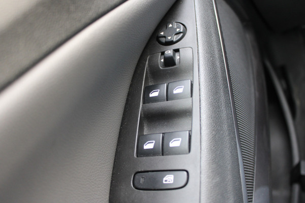 Opel Crossland X 1.2 Innovation | Winterpack | Trekhaak | Navigatie | Keyless | Parkeersensoren voor + achter