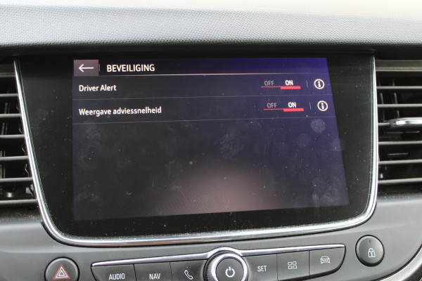 Opel Crossland X 1.2 Innovation | Winterpack | Trekhaak | Navigatie | Keyless | Parkeersensoren voor + achter