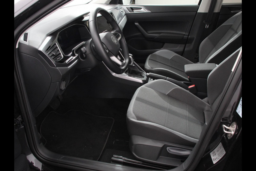 Volkswagen Polo 1.0 TSI 110pk DSG Style Navigatie Apple Carplay/ Android Auto Parkeersensoren Adaptive Cruise Control Blind Spot Assist Stoelverwarming Ledverlichting Climate Control