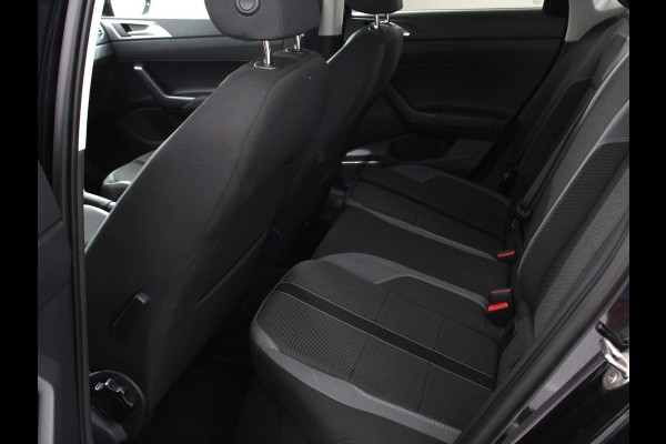 Volkswagen Polo 1.0 TSI 110pk DSG Style Navigatie Apple Carplay/ Android Auto Parkeersensoren Adaptive Cruise Control Blind Spot Assist Stoelverwarming Ledverlichting Climate Control