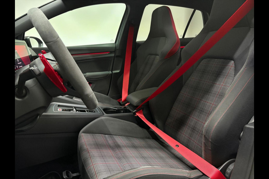 Volkswagen Golf 2.0 TSI GTI Pano IQ Camera Stoelverwarming ACC