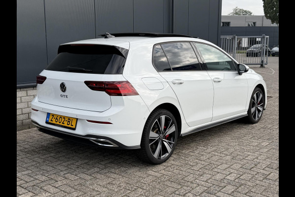 Volkswagen Golf 1.4 eHybrid GTE 18"/SOH 91%/Leder + memory/Panoramadak/IQ Light/Dynamic chassis/Stuur + stoelverwarming + ventilatie/Head-up/Standkachel/Camera/PDC v+a