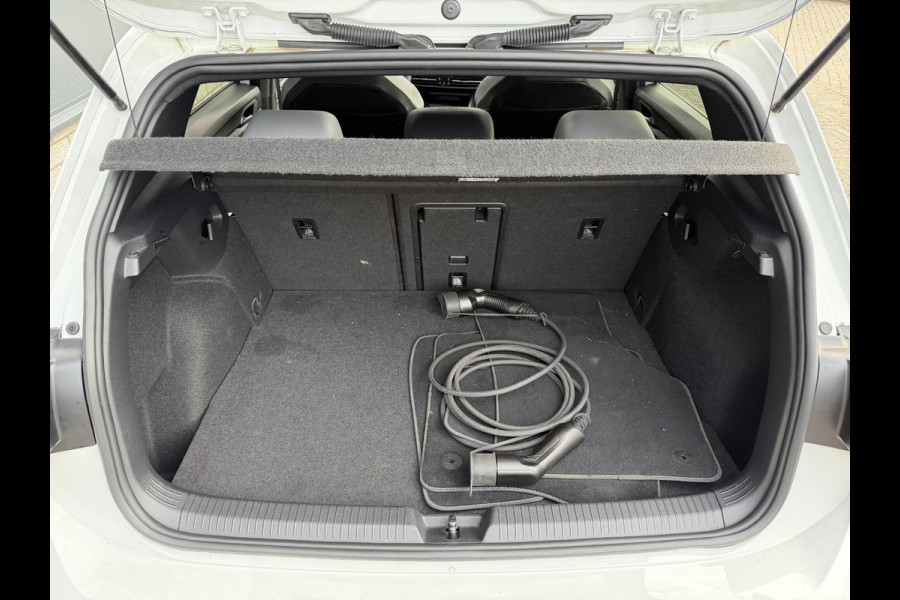 Volkswagen Golf 1.4 eHybrid GTE 18"/SOH 91%/Leder + memory/Panoramadak/IQ Light/Dynamic chassis/Stuur + stoelverwarming + ventilatie/Head-up/Standkachel/Camera/PDC v+a