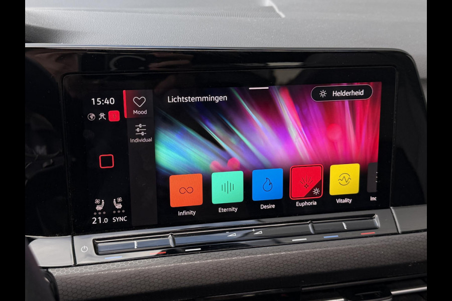 Volkswagen Golf 1.4 eHybrid GTE 18"/SOH 91%/Leder + memory/Panoramadak/IQ Light/Dynamic chassis/Stuur + stoelverwarming + ventilatie/Head-up/Standkachel/Camera/PDC v+a