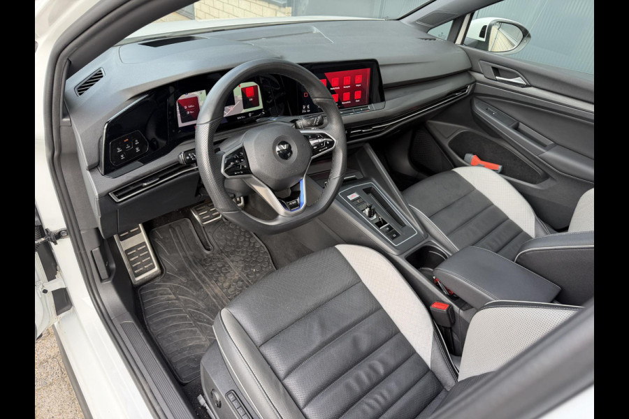 Volkswagen Golf 1.4 eHybrid GTE 18"/SOH 91%/Leder + memory/Panoramadak/IQ Light/Dynamic chassis/Stuur + stoelverwarming + ventilatie/Head-up/Standkachel/Camera/PDC v+a