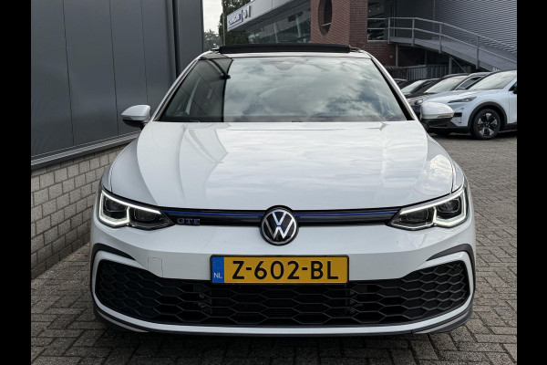 Volkswagen Golf 1.4 eHybrid GTE 18"/SOH 91%/Leder + memory/Panoramadak/IQ Light/Dynamic chassis/Stuur + stoelverwarming + ventilatie/Head-up/Standkachel/Camera/PDC v+a
