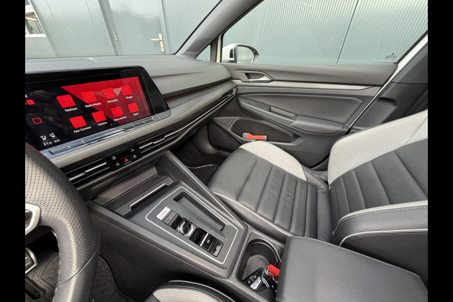 Volkswagen Golf 1.4 eHybrid GTE 18"/SOH 91%/Leder + memory/Panoramadak/IQ Light/Dynamic chassis/Stuur + stoelverwarming + ventilatie/Head-up/Standkachel/Camera/PDC v+a