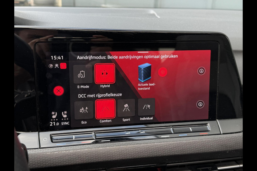 Volkswagen Golf 1.4 eHybrid GTE 18"/SOH 91%/Leder + memory/Panoramadak/IQ Light/Dynamic chassis/Stuur + stoelverwarming + ventilatie/Head-up/Standkachel/Camera/PDC v+a